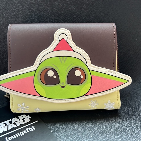Loungefly Star Wars Baby Yoda The Mandalorian The Child Holiday Small Zip Wallet - Picture 9 of 10